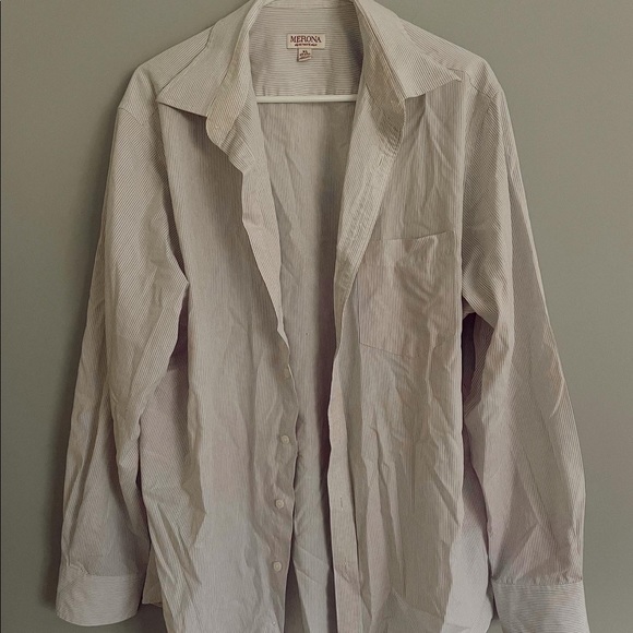 Lightweight Button Down Top - Picture 4 of 7